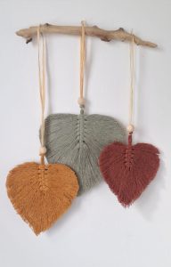 Macramé 3 feuilles suspension murale bois flotté